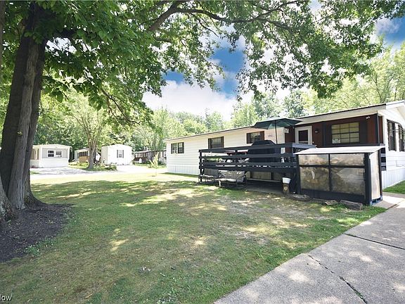 2nd image of 9882 Bayberry Ln