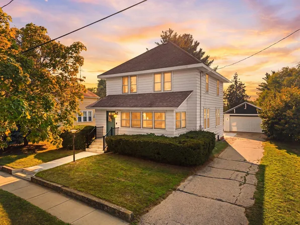 417 S Clinton St, Princeton, WI 54968