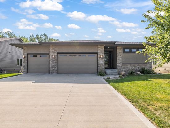 300 NW Sunset Ln, Grimes, IA 50111