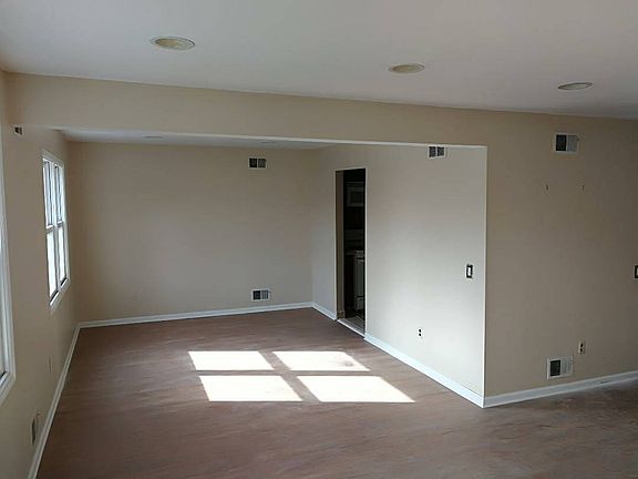 4th image of 235 Cristiani St Floor 1