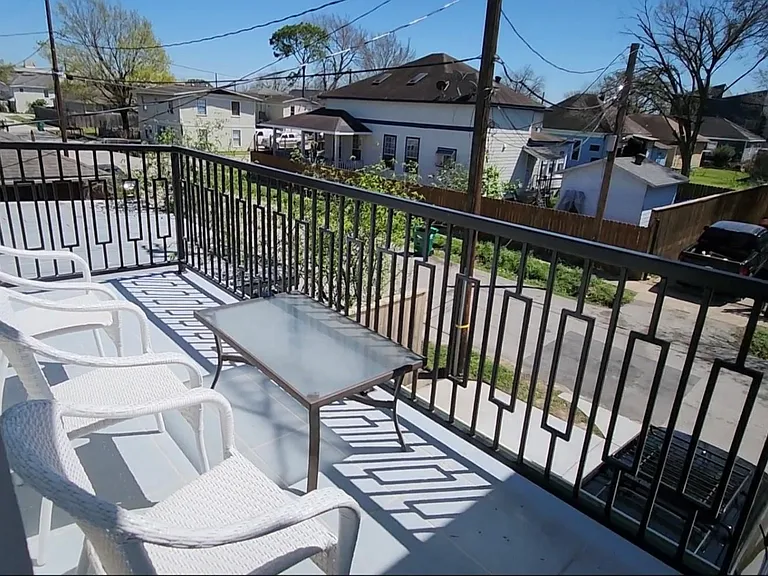 207 Carl St #B — Photo 16