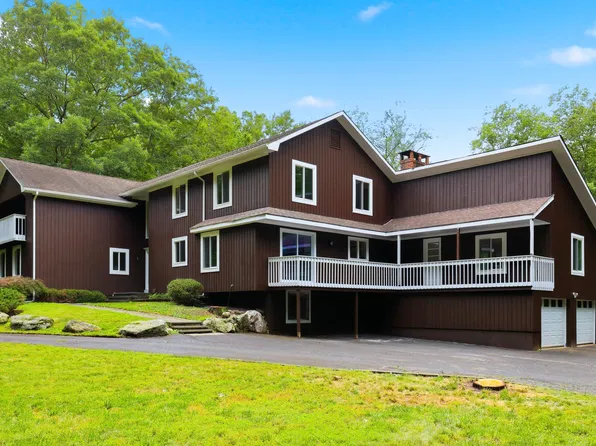21 Deepwood Rd, Weston, CT 06883