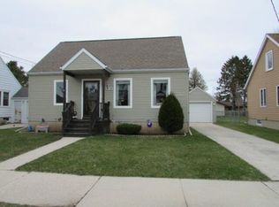 2418 16th St, Two Rivers, WI 54241
