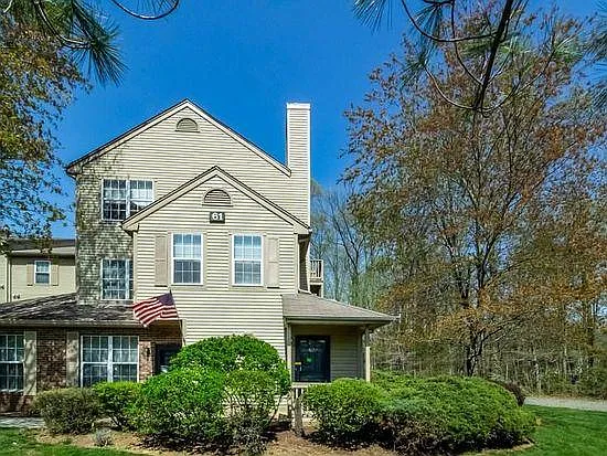 2 bed, 1.5 bath, 1176 sqft, $2,375 — Photo 1