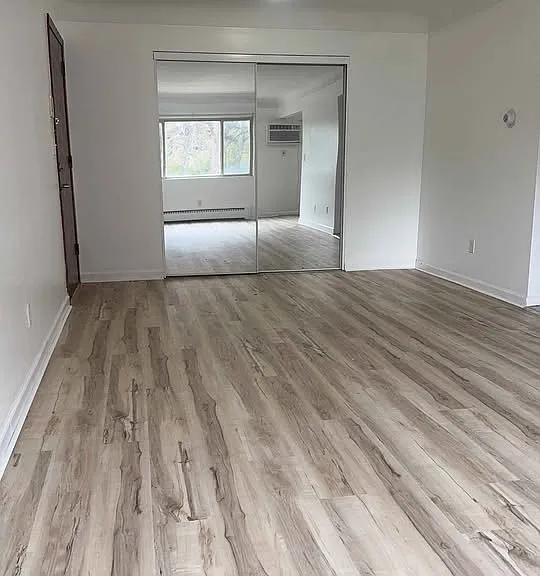 1031 Cromwell Ave #101 — Photo 6