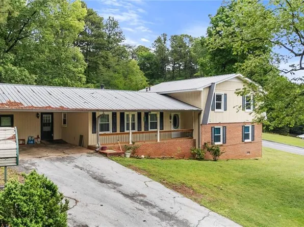 301 Briarwood Dr, Calhoun, GA 30701