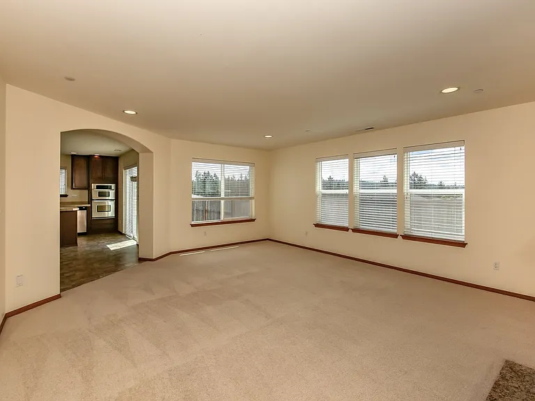 1187 Swan Loop — Photo 18