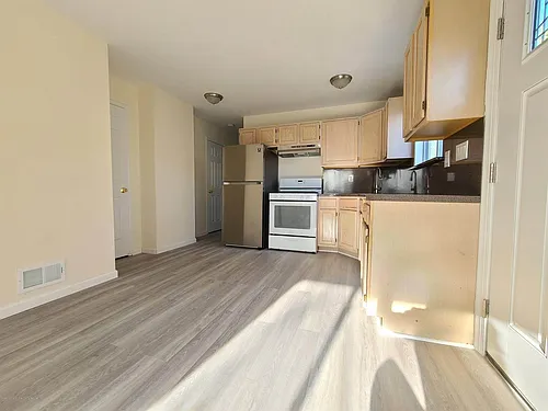 261 Wood Ave Photo 1