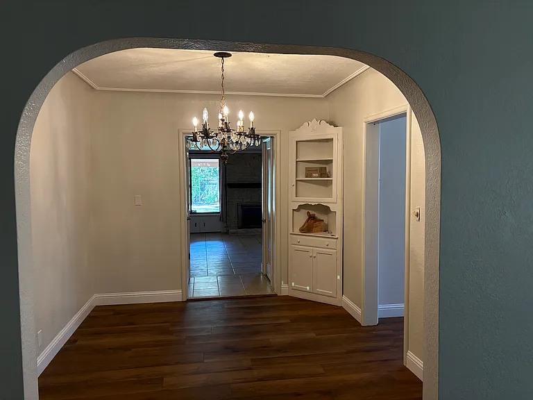 402 W Neville St — Photo 12