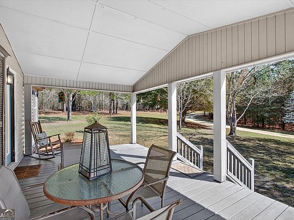 5th image of 395 Winchester Rd