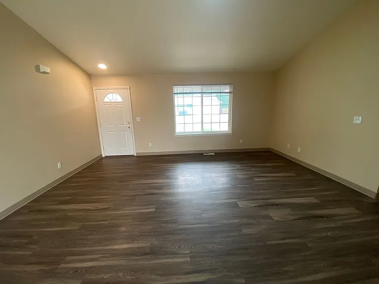 2217 N Abbey Glen Ct — Photo 5