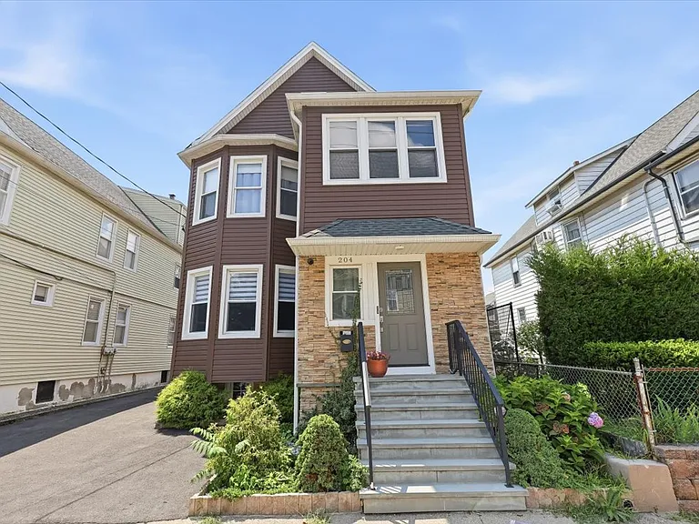 204 Hayward Pl #1 — Photo 1