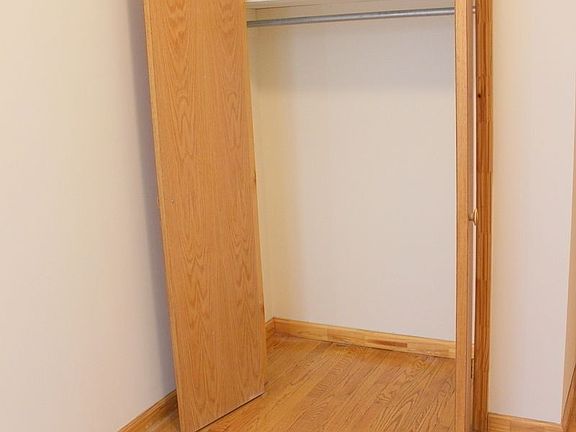 4th image of 302 E 5th St #B