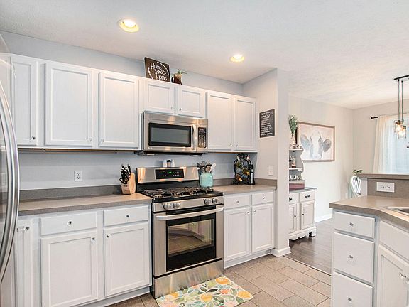 2nd image of 7963 Brewer Woods Ct SE