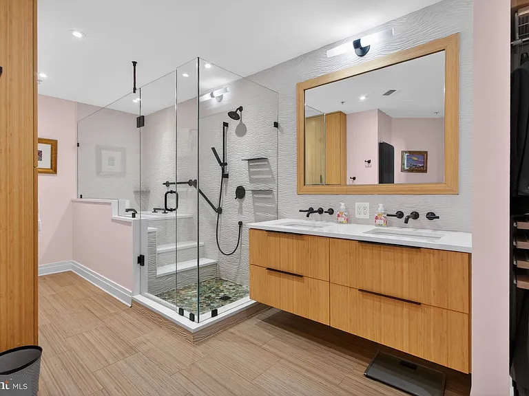2020 12th St NW #Penthouse 03 — Photo 17