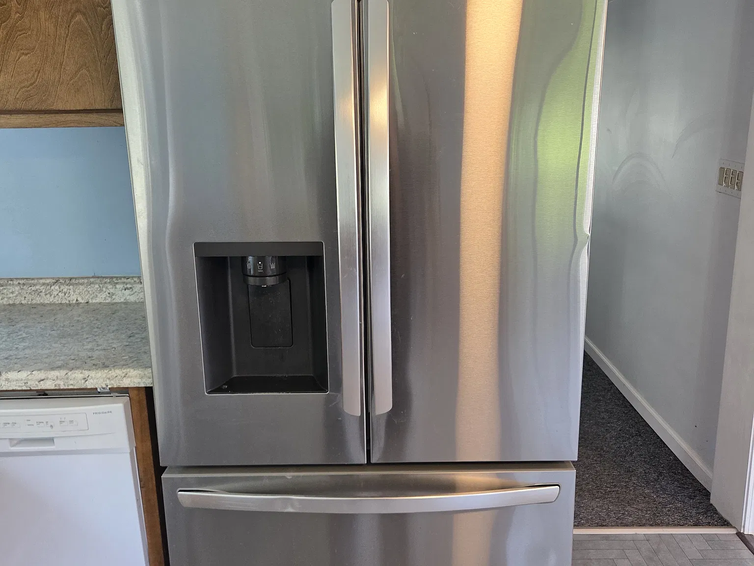 3 bed, 1200 sqft, $2,000 — Photo 2
