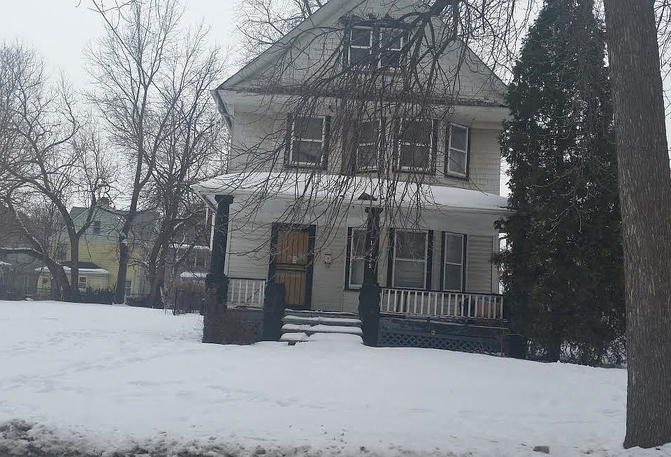 1st image of 10625 Englewood Ave