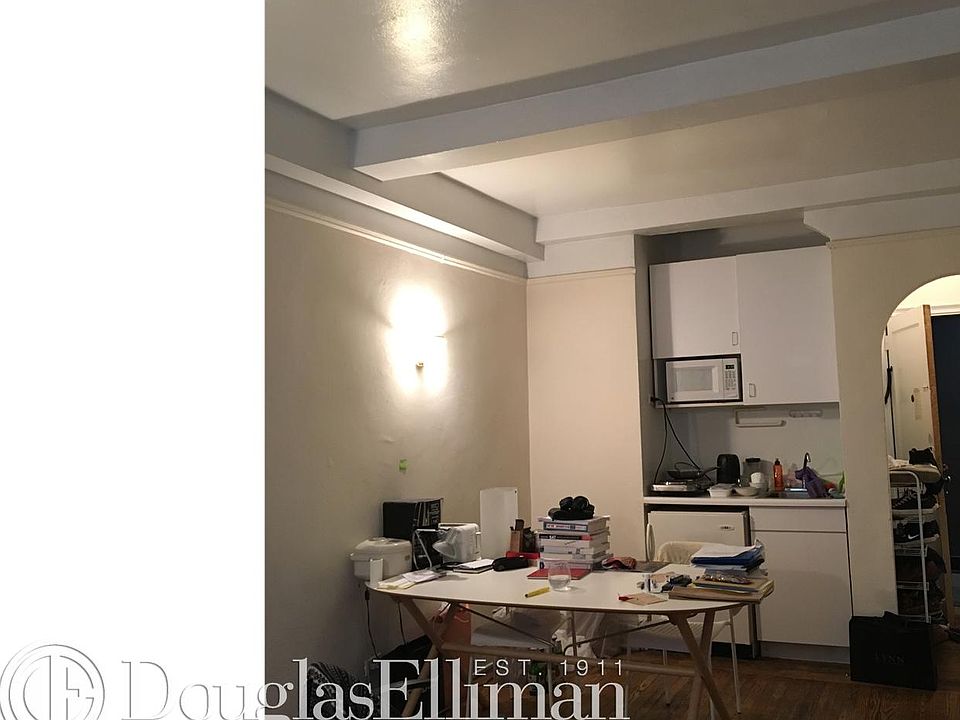 1st image of 11 Waverly Pl APT 4B