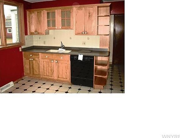 2nd image of 349 Evans St