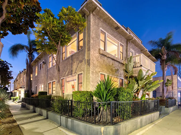 228 Gaviota Ave — Photo 9