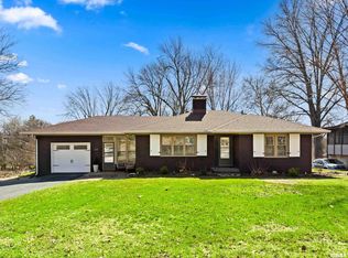 330 N Sycamore Ter, Canton, IL
