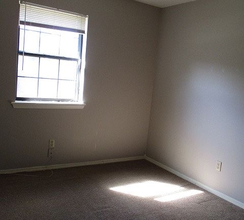 5th image of 56 Crystal Dr
