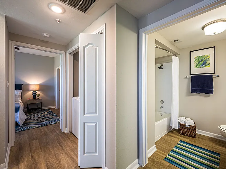 Baypoint Apartments — Photo 89