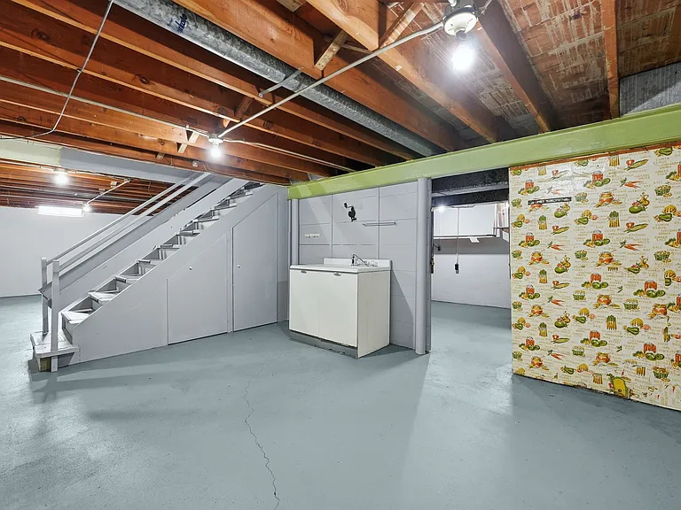 4828 Webster St — Photo 21