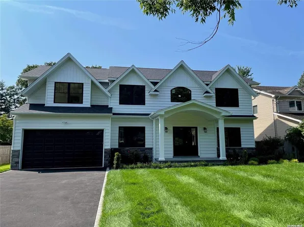 19 1st Street, Syosset, NY 11791