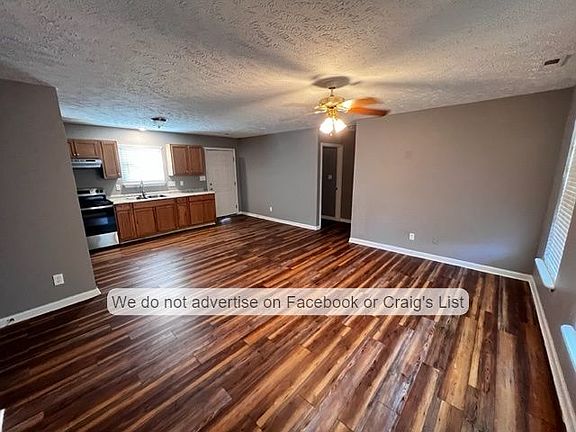 2nd image of 404 Vanstory St