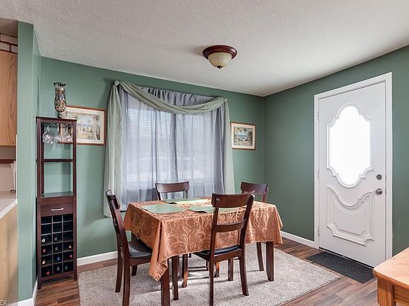 3rd image of 4884 Robinwood Dr