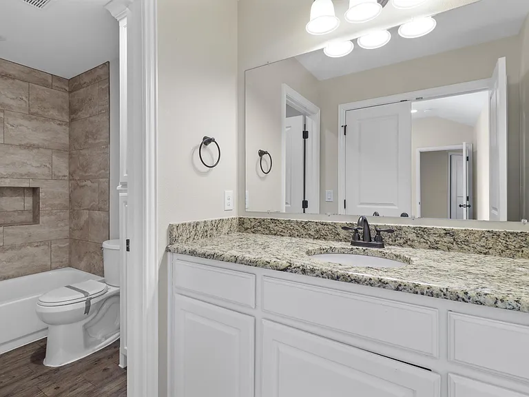 901 N Barrett Ave — Photo 14