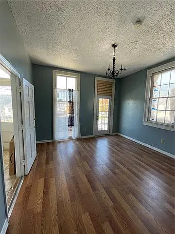 2 bed, 1.0 bath, 901 sqft, $1,200 — Photo 2
