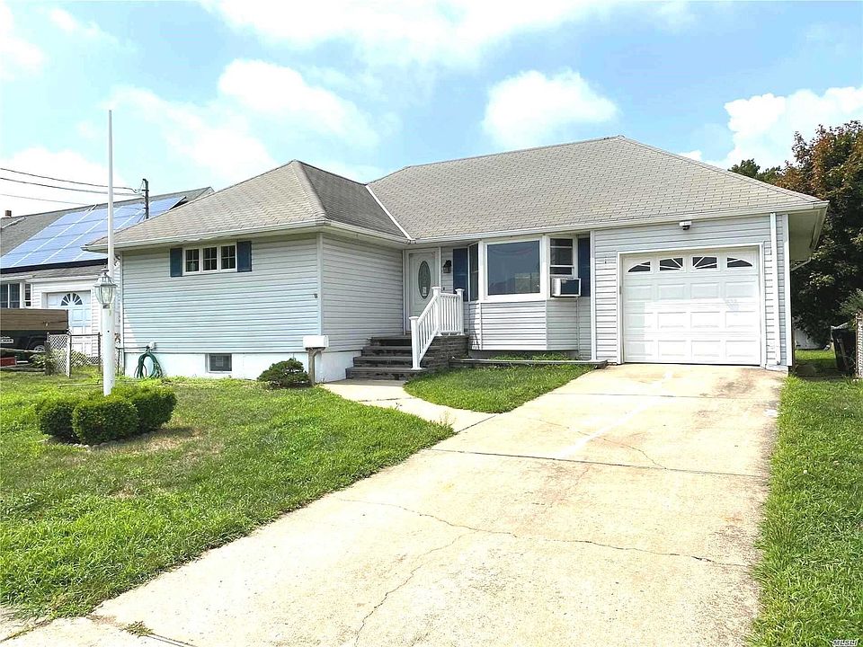 1st image of 12 Gaulton Dr