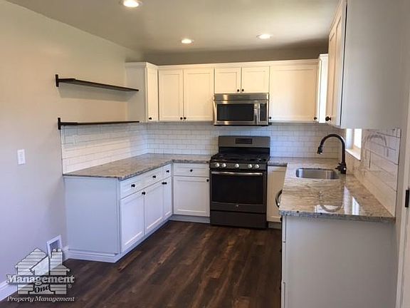 3rd image of 6613 Whitsett Dr
