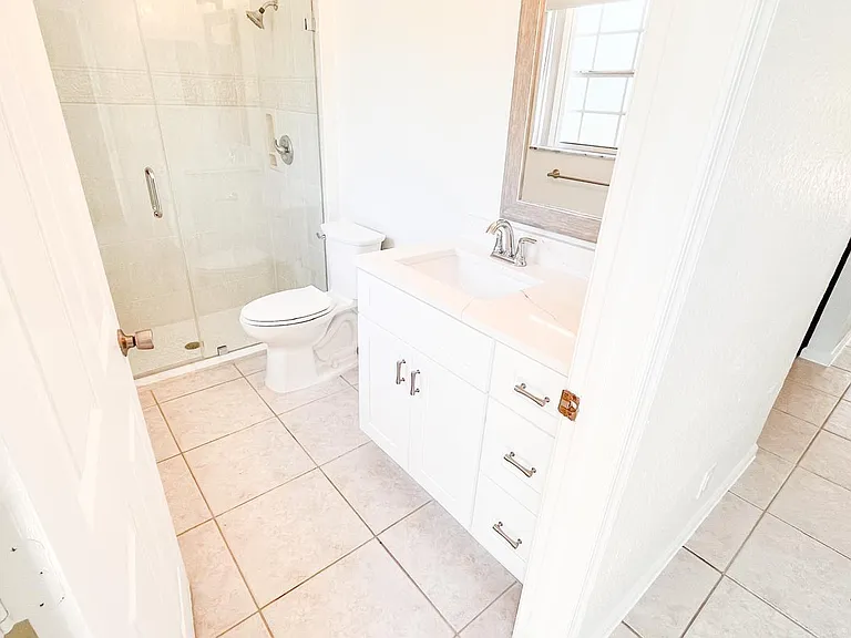 1438 Hawthorne Pl — Photo 10