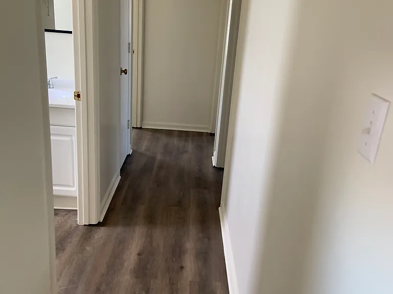 808 Hickory Hill Dr — Photo 3