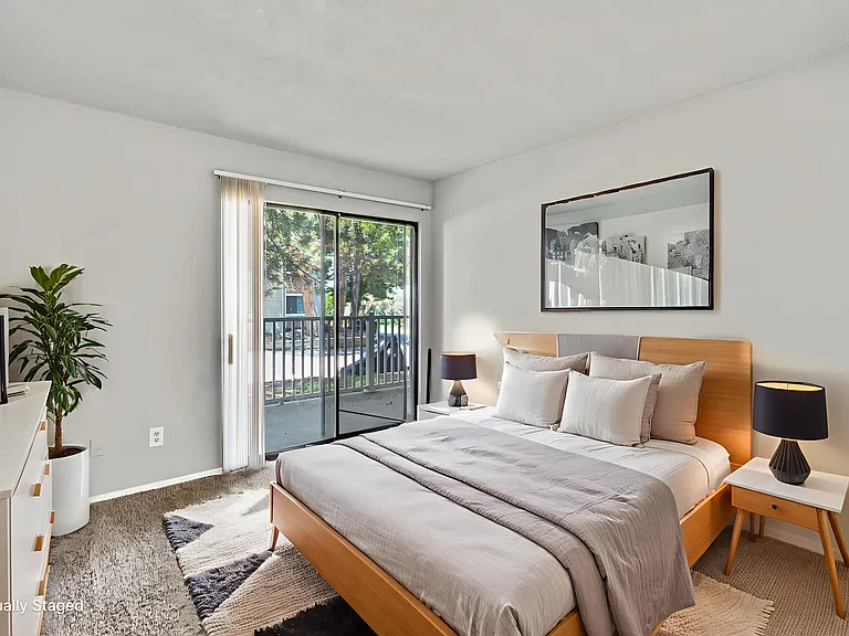 902 S Walden St #106 — Photo 20