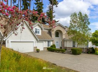 2600 NE Passage View Ln, Poulsbo, WA 98370