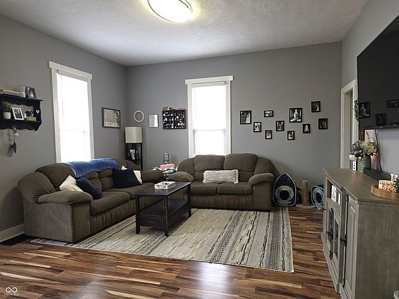 3rd image of 315 W South St