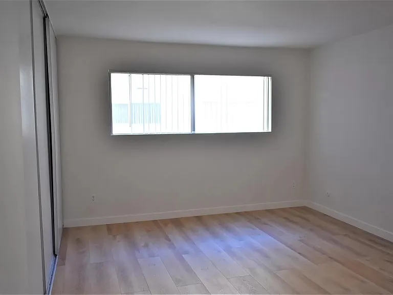 5412 Lindley Ave #103 — Photo 12