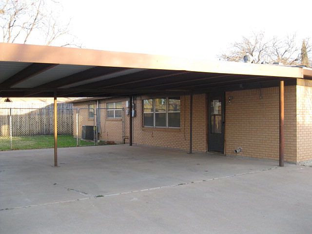 2nd image of 2601 E 11th St
