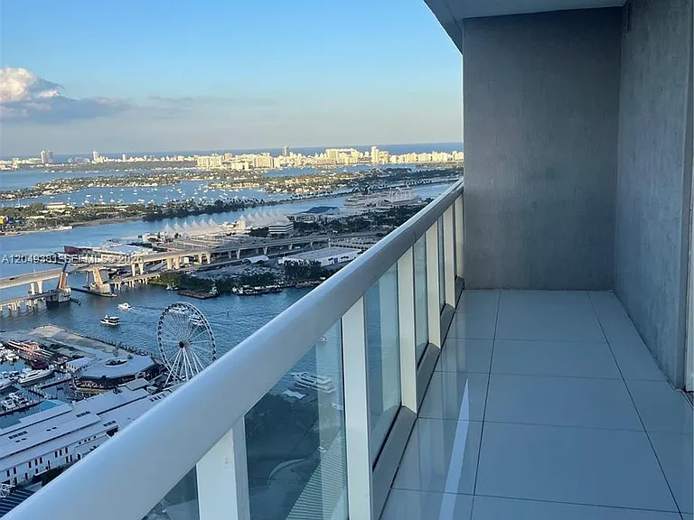 50 Biscayne Blvd #5001 — Photo 3