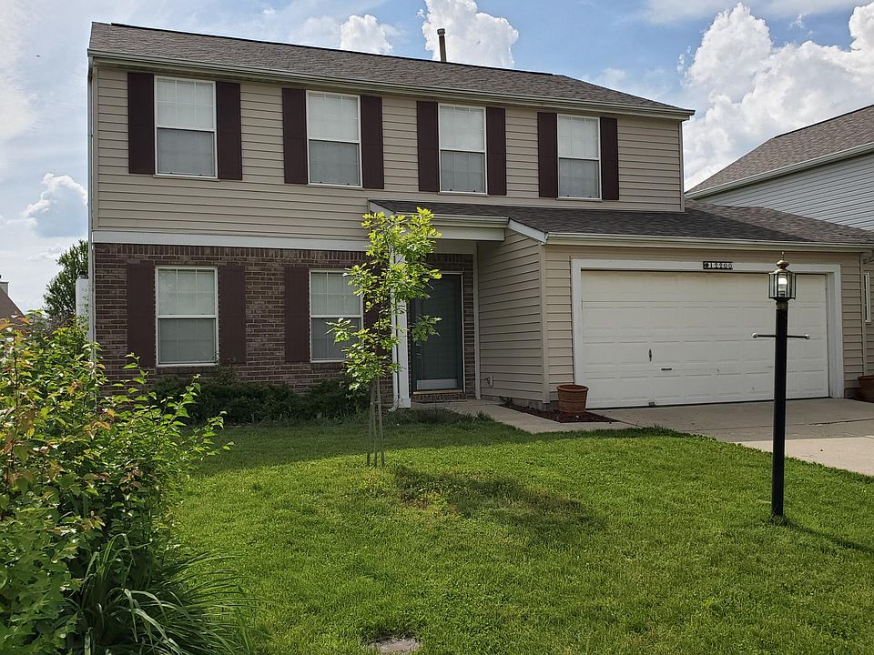 Large 4 bed/ 2 1/2 bath home