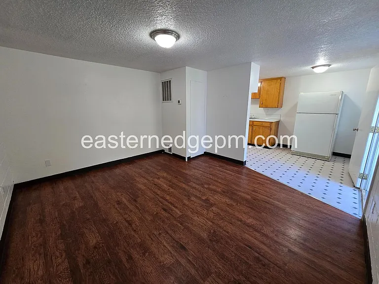98 NW 10th St — Photo 7