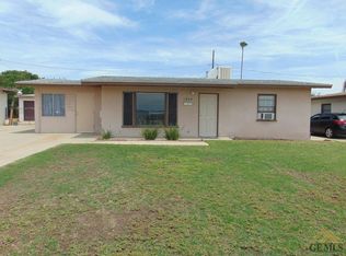 1804 Airport Dr, Bakersfield, CA
