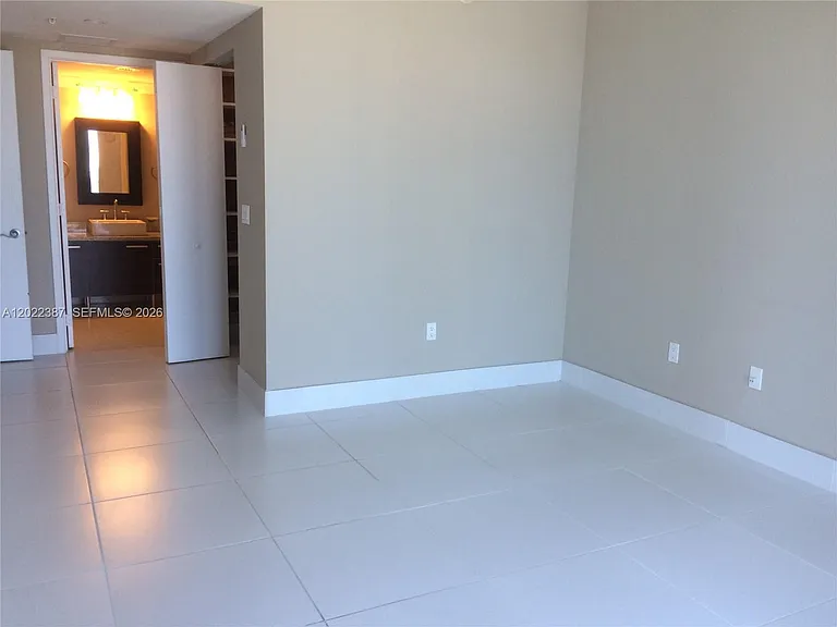 185 SW 7th St #1611 — Photo 11
