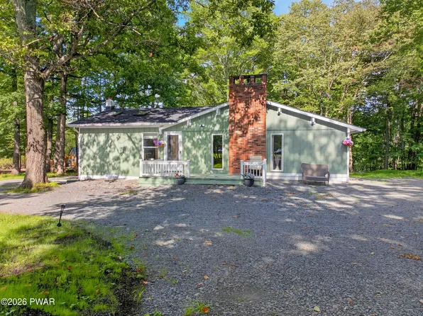 229 Lake Forest Dr, Dingmans Ferry, PA 18328