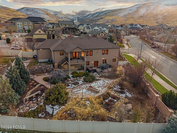 3rd image of 6862 W Clear Water Dr