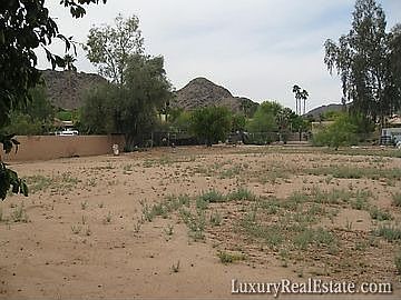 2nd image of 5901 E Caballo Dr